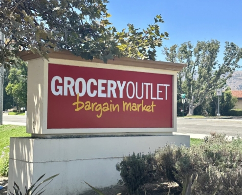 Grocery Outlet Bargain Market Sign