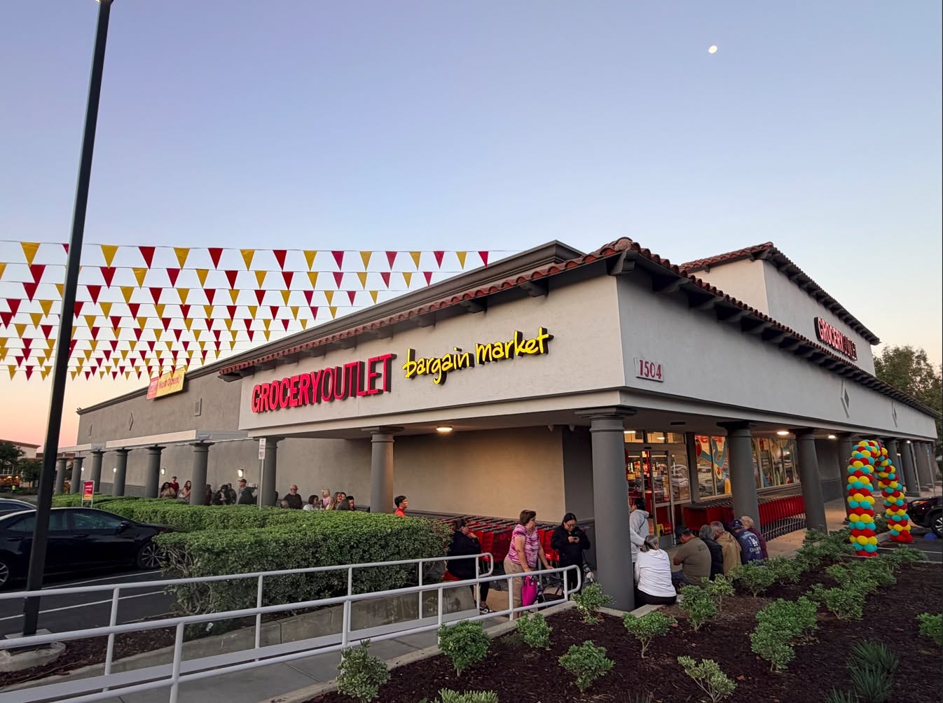 Grocery Outlet Bargain Market